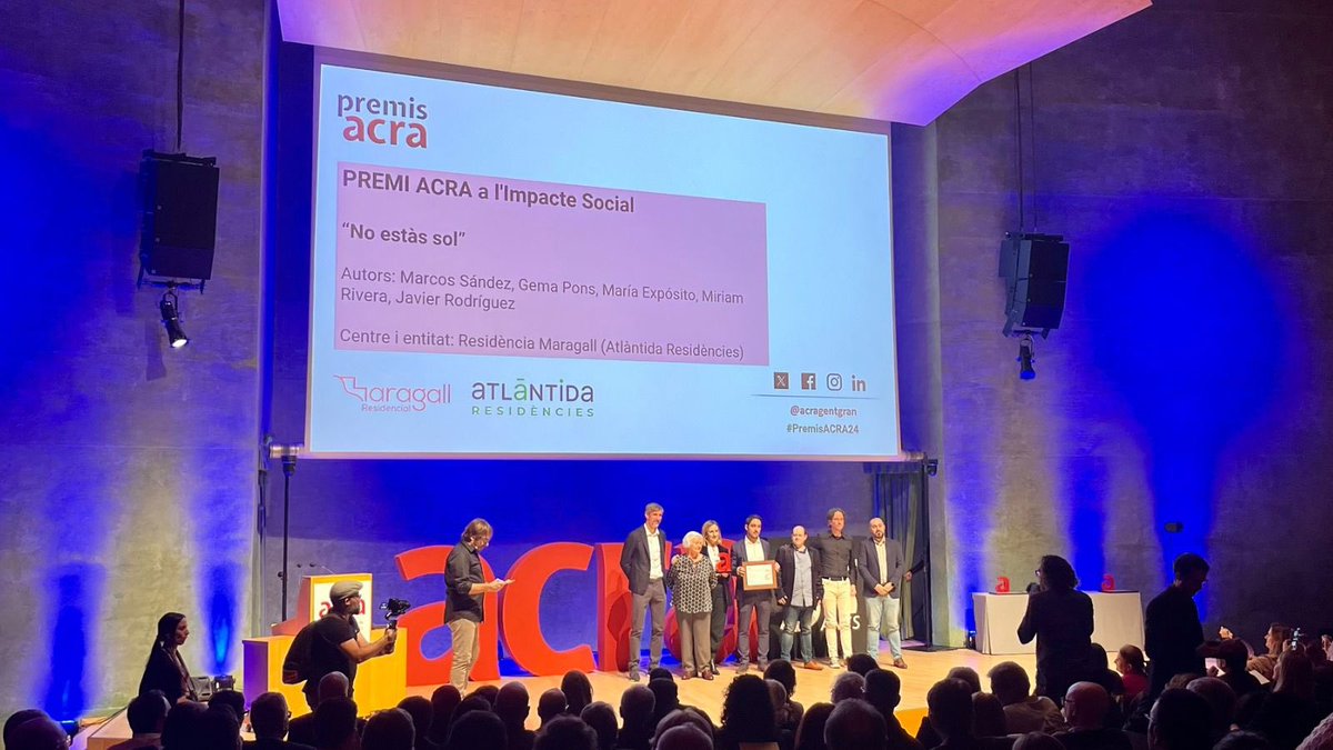torrevejana's tweet photo. Avui, als #PremisACRA24, que organitza @acragentgran, hem posat en valor la feina imprescindible dels professionals i entitats que cuiden i acompanyen la gent gran amb dedicació i humanitat. 

Enhorabona als guardonats i guardonades per la seva tasca exemplar! https://t.co/tPid9mV6Bq
