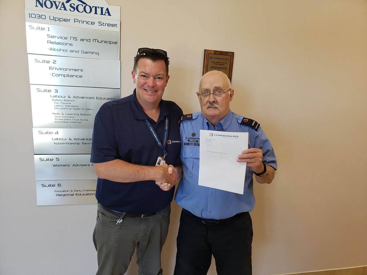 CNS would like to recognize and celebrate Wayne Barkhouse! 🎊

Wayne was presented a 'kudos' from #CapeBreton District Manager Kevin Nolan. After going above and beyond his expected duties by assisting staff of our clients at his site, #NovaScotia Provincial Building, in Sydney.