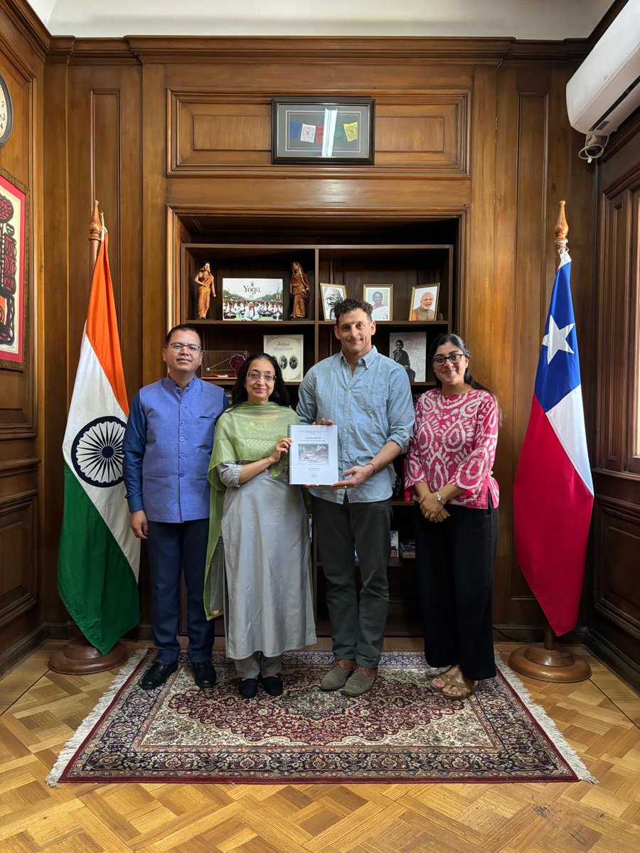 India in Chile tweet media