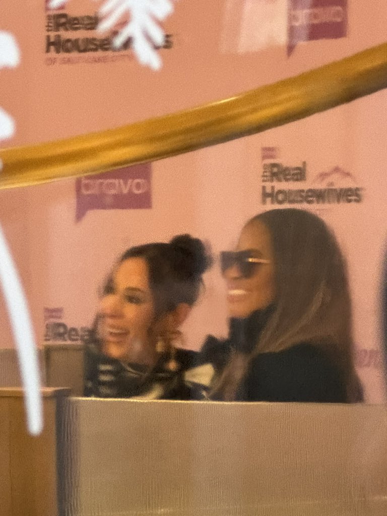 RobertsTrvlTips's tweet image. #rhoslc SERVING…. Ice cream @vanleeuwen @bronwynnewport #marycosby #angiek