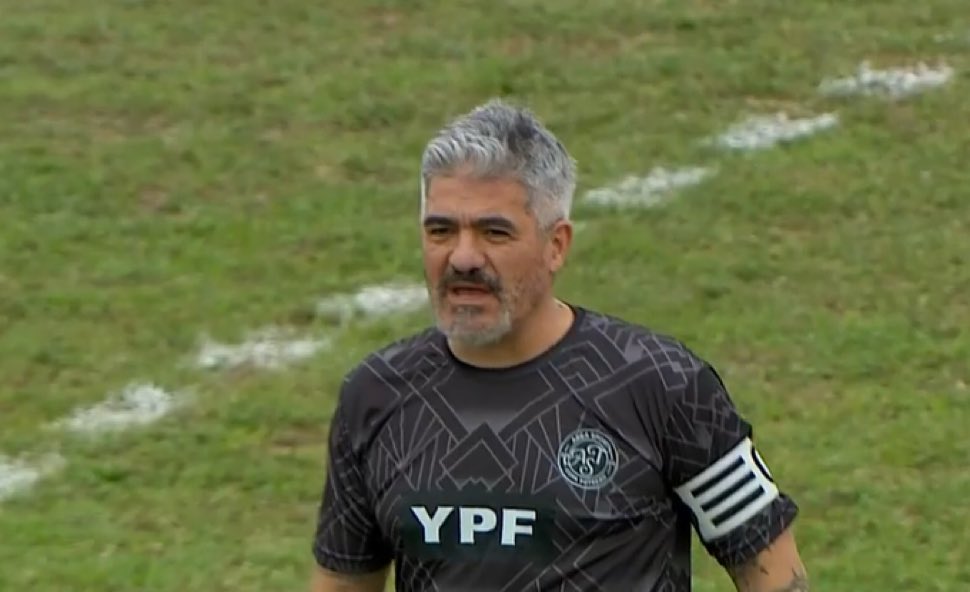 MASTANTUONO VIENDO AL BURRITO ORTEGA Y BAROVERO EN LA COPA POTRERO

RIVER ES LOCURAA