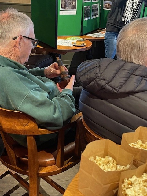 ArtsCrave's tweet photo. Despite the snow we had a lovely turnout, including members of Age UK joining us to hear about Worcester's important role in power generation at @Hickorys_ .
Thanks to Sheena, Brian and Glyn, and to Nicky our memory capturer!
Thanks to @HeritageFundUK &amp; National Lottery players https://t.co/EUYWI3Clb3