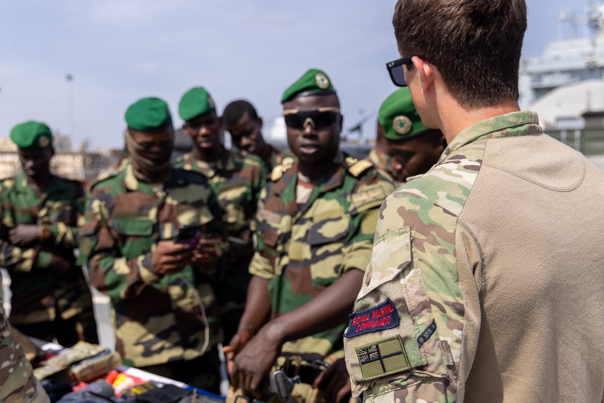 Working together to strengthen maritime security whilst in Dakar, Senegal, our embarked Royal Marines of @42_Commando and <a href="/47CdoRM/">47 Commando (Raiding Group) Royal Marines</a> trained with Senegalese Maritime Special Forces. 🇬🇧⚓️🇸🇳

#GlobalBritain #StrongerTogether #NioFar <a href="/CHEFDIRPA/">DIRPA</a>  <a href="/RoyalNavy/">Royal Navy</a> <a href="/UKDefence_WA/">UKDefence_WestAfrica</a> <a href="/UKinSenegal/">UK in Senegal 🇬🇧-🇸🇳</a>