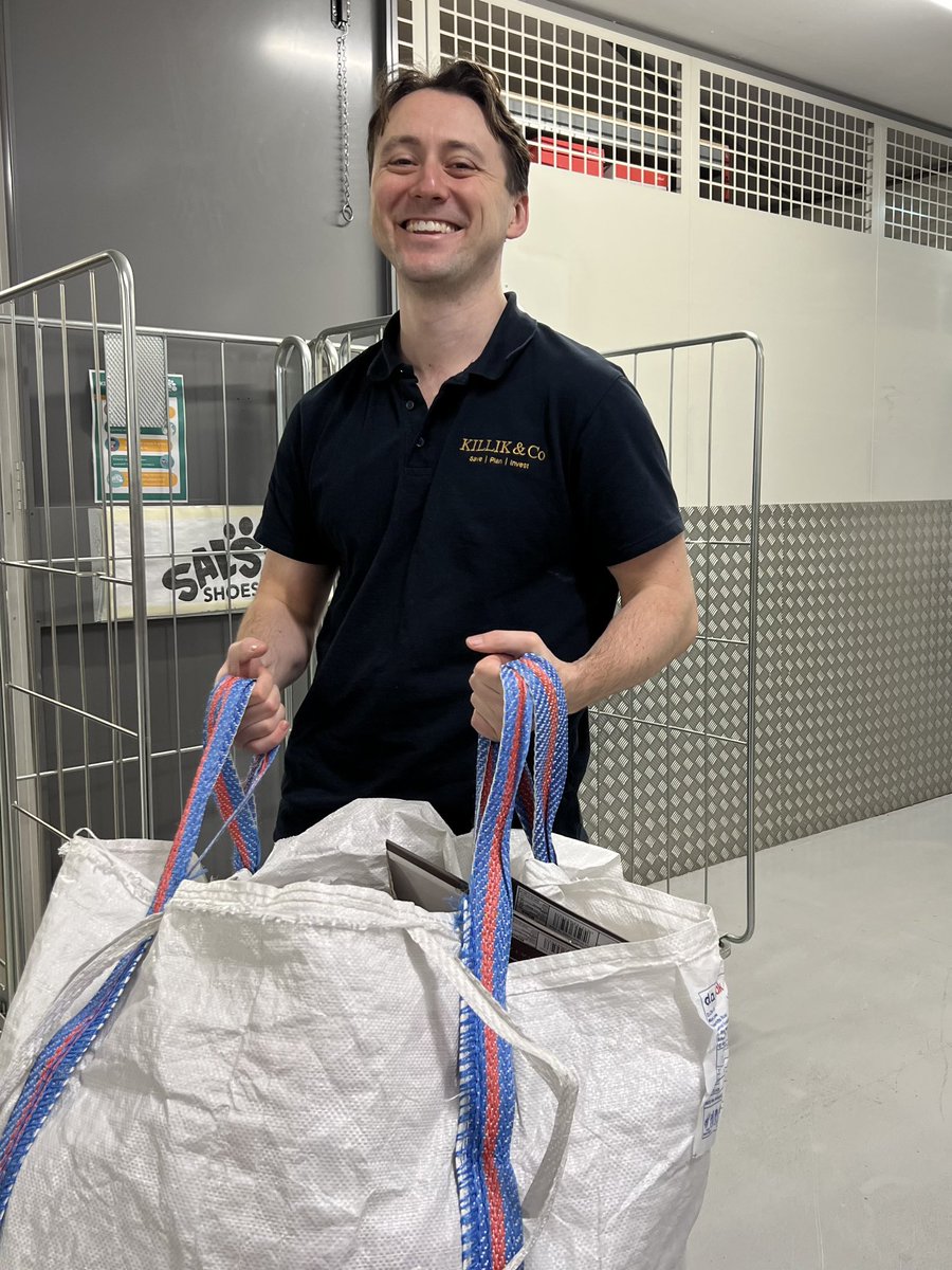 Our team of visiting corporate volunteers from @KillikandCo were keeping warm today ❄️, working hard inside our warehouse. 1 day, 7 volunteers, and a positive impact about to be made on the lives of over 1,200 children 🫶🏽 in the U.K. 🇬🇧 &amp; in Lebanon 🇱🇧 (thanks to <a href="/ESPWAHaiti/">ESPWA Haiti</a>)