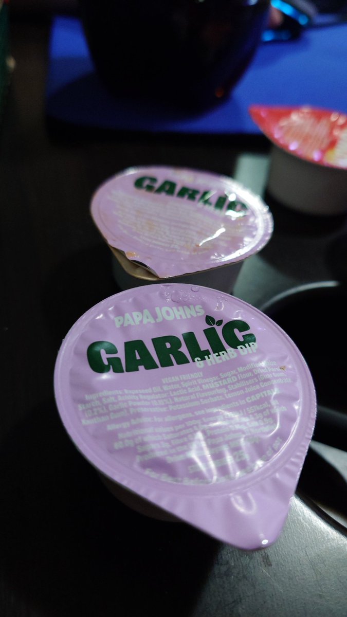 barkey1988's tweet photo. When you order the sexy garlic sauce and get landed with the garlic and herb instead :( lol x https://t.co/Bp1BRhGfn9