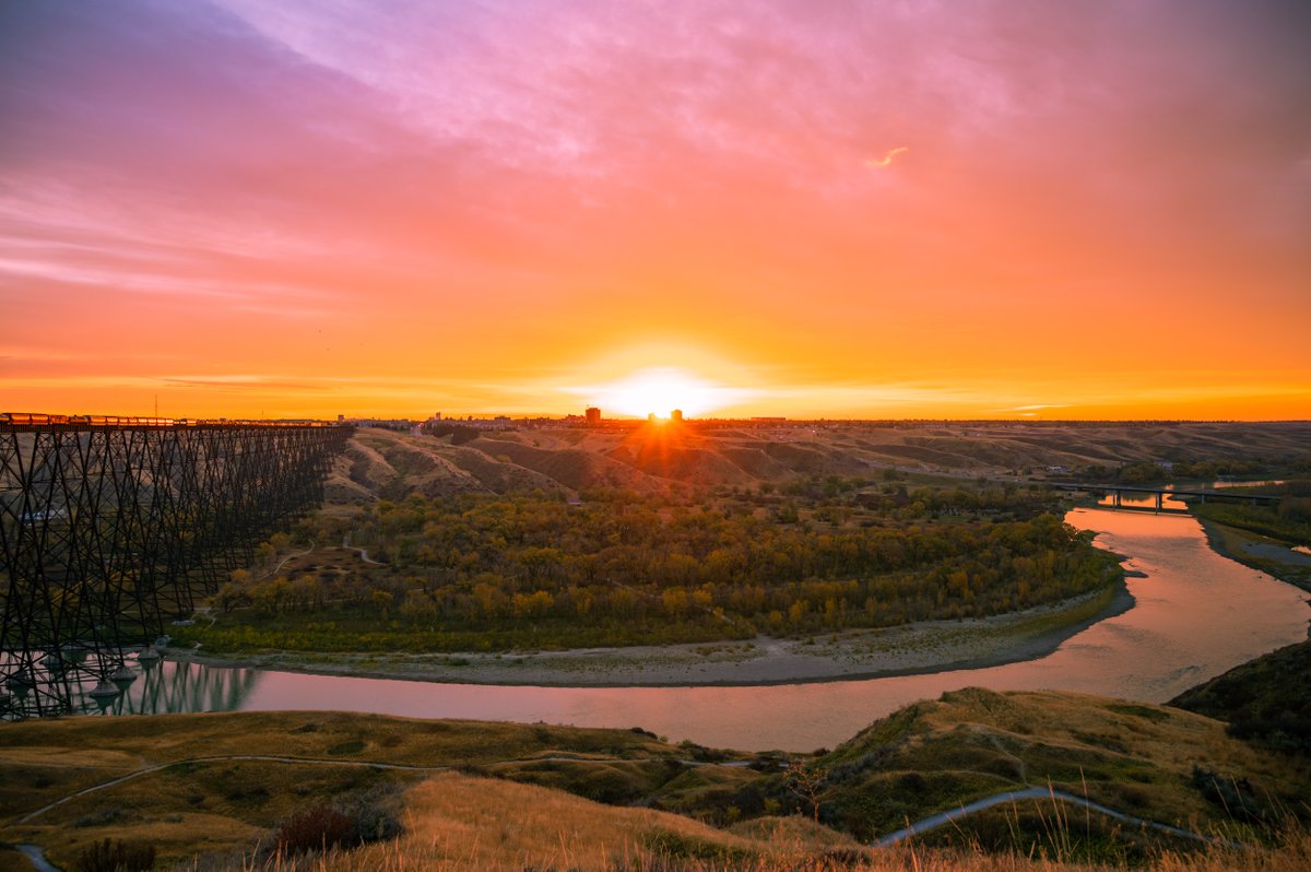 When did Lethbridge become a city? 
Where did we get our name from? 
What is someone from here called?

As November 20 to 26 is Canada History Week, we thought we’d share some background on our city. 

Read the latest of Our Stories here: lethbridge.ca/news/posts/mar… 

#yql