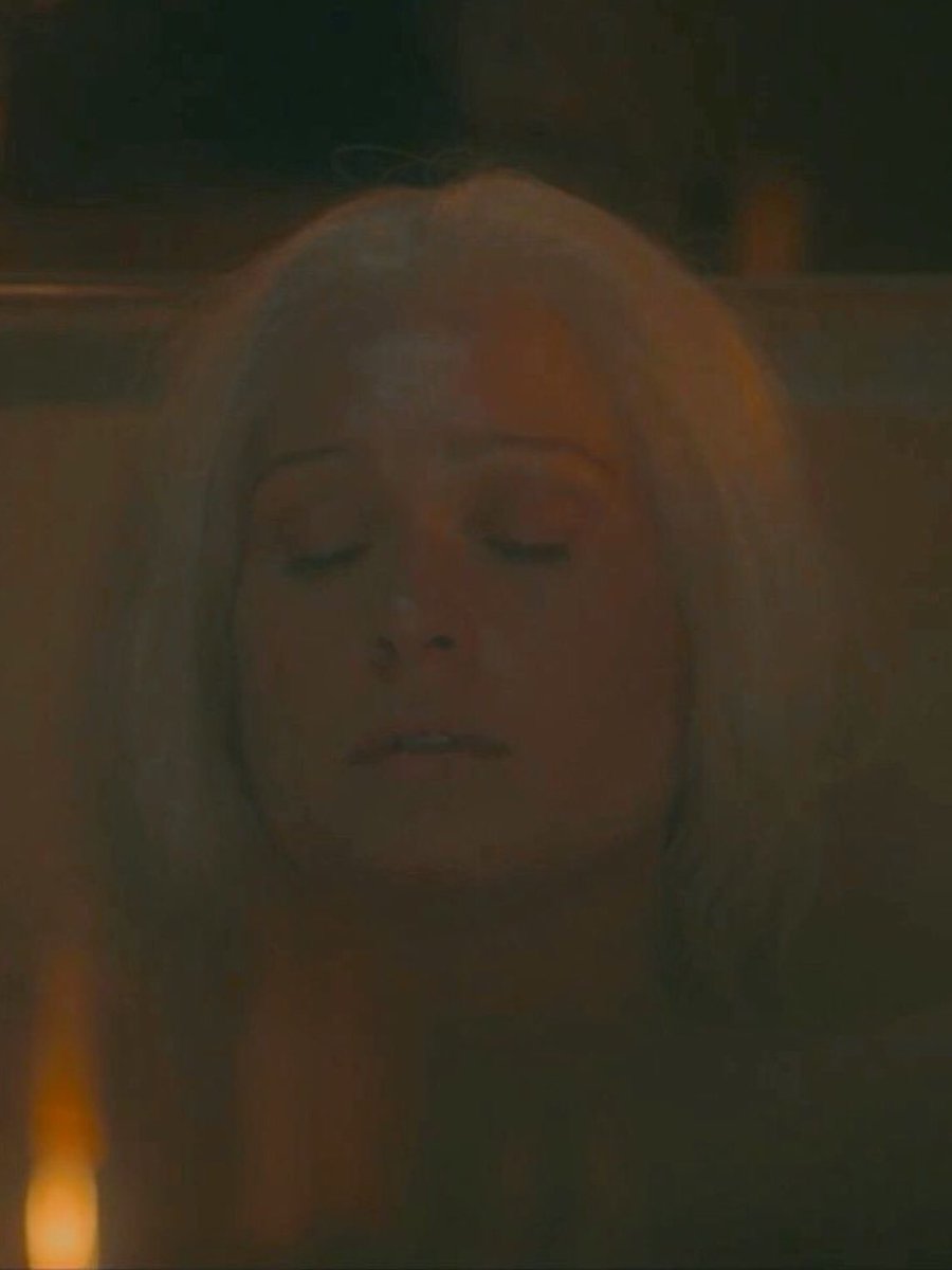 💭 ⋆｡𖦹°⭒˚｡⋆ (@aemmathinker) on Twitter photo 