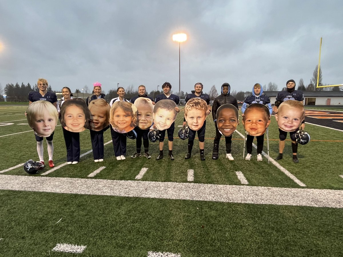 LC Senior Cheer &amp; Football 2024
(Missing a few)