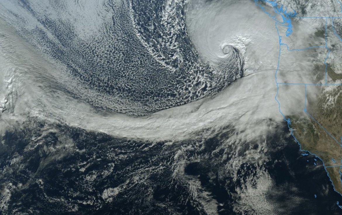 StewarrMark's tweet photo. In position in Enumklaw Wa to intercept the strong gap winds for this amazing Pacific Bomb Cyclone! #wawx #wx https://t.co/QIIekm4I1K