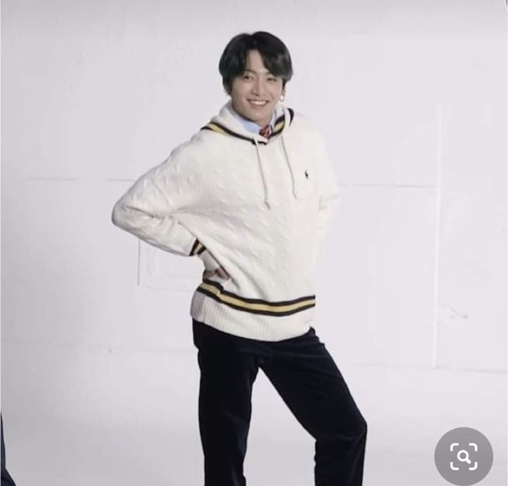 tteokcheekies's tweet photo. remember theres currently only limited stock of our bts army stickers on dani and i's etsy https://t.co/n6rEm9XSh3 !! pls go check it out if you havent already <33

also if you have any questions or concerns, dont hesitate to let me know https://t.co/Ex9jdkckMn