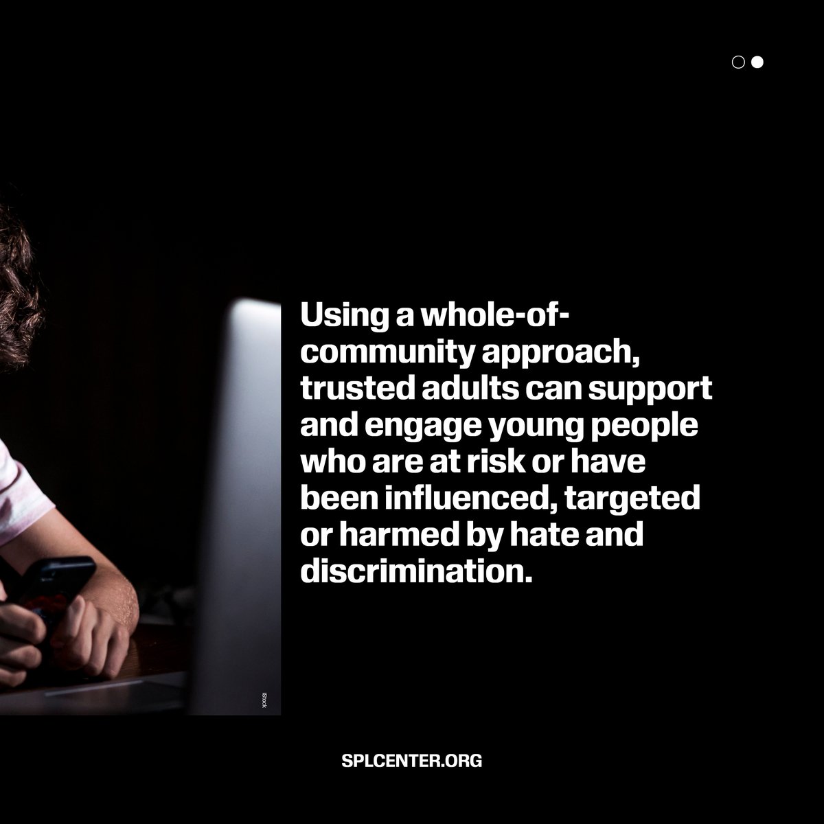 splcenter's tweet image. 🔔FACT: Healthy, diverse communities thrive when everyone feels included, respected &amp;amp; safe.

This guide provides actionable steps, information &amp;amp; practical lessons you can use to help young people resist manipulation &amp;amp; supremacist narratives: bit.ly/3EBrlDe 

#RefuseHate