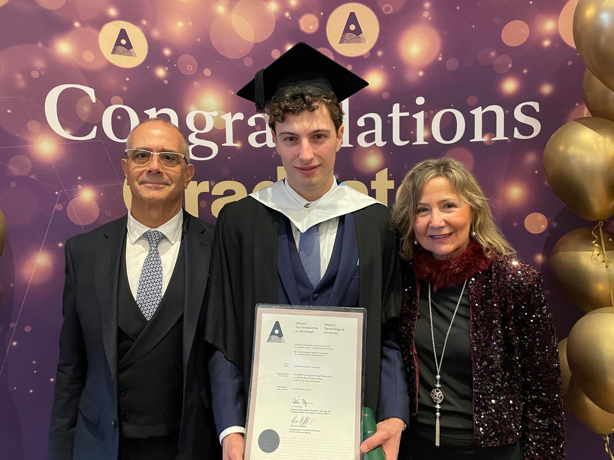 Orgullosos de celebrar la graduación de nuestro primogénito. Mucha suerte en tu carrera profesional!
Bachelor in Biomedical Engineering with First Class Honours. Atlantic Technogical University, Ireland.