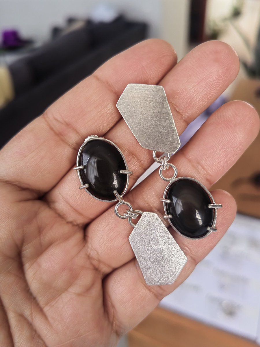 nerack9's tweet image. Es que las piedras naturales son bien bonitas 😍

📷 1: obsidianas arcoiris
📷 2: labradoritas facetadas

Ya saben que en #tianjoyería se trabaja con plata ley 950 y estas piezas son #diseñoúnico 😎