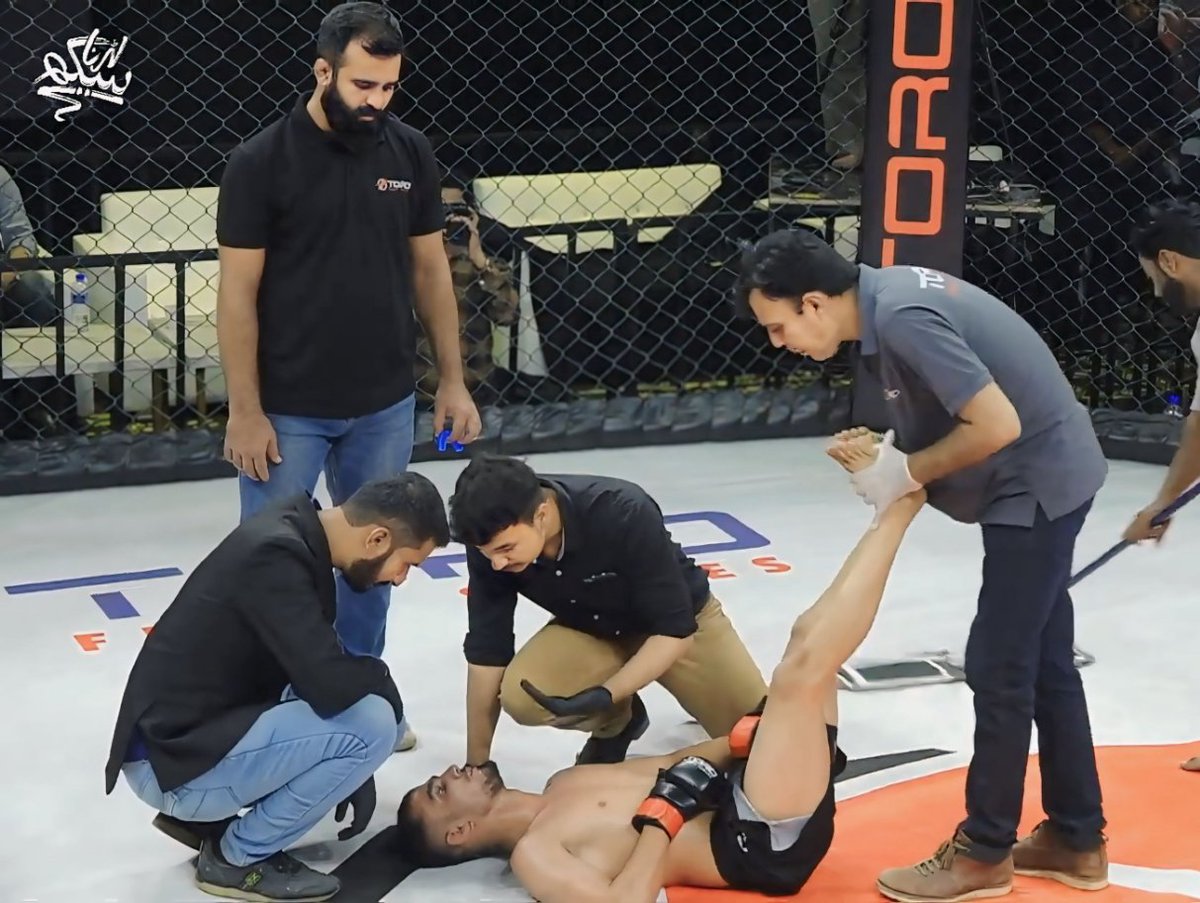MHashirSiddiqui's tweet photo. It was an absolute privilege to be part of the Sports Injuries Medical-Emergency Panel at the National Mixed Martial Arts TORO 2.0 Fight Series in Karachi.

#MHashirSiddiqui #MartialArts #MMA #Karate #Kickboxing #DPT #Doctorofphysicaltherapy #Torofightseries #CombatSports https://t.co/S9iwsva6zf