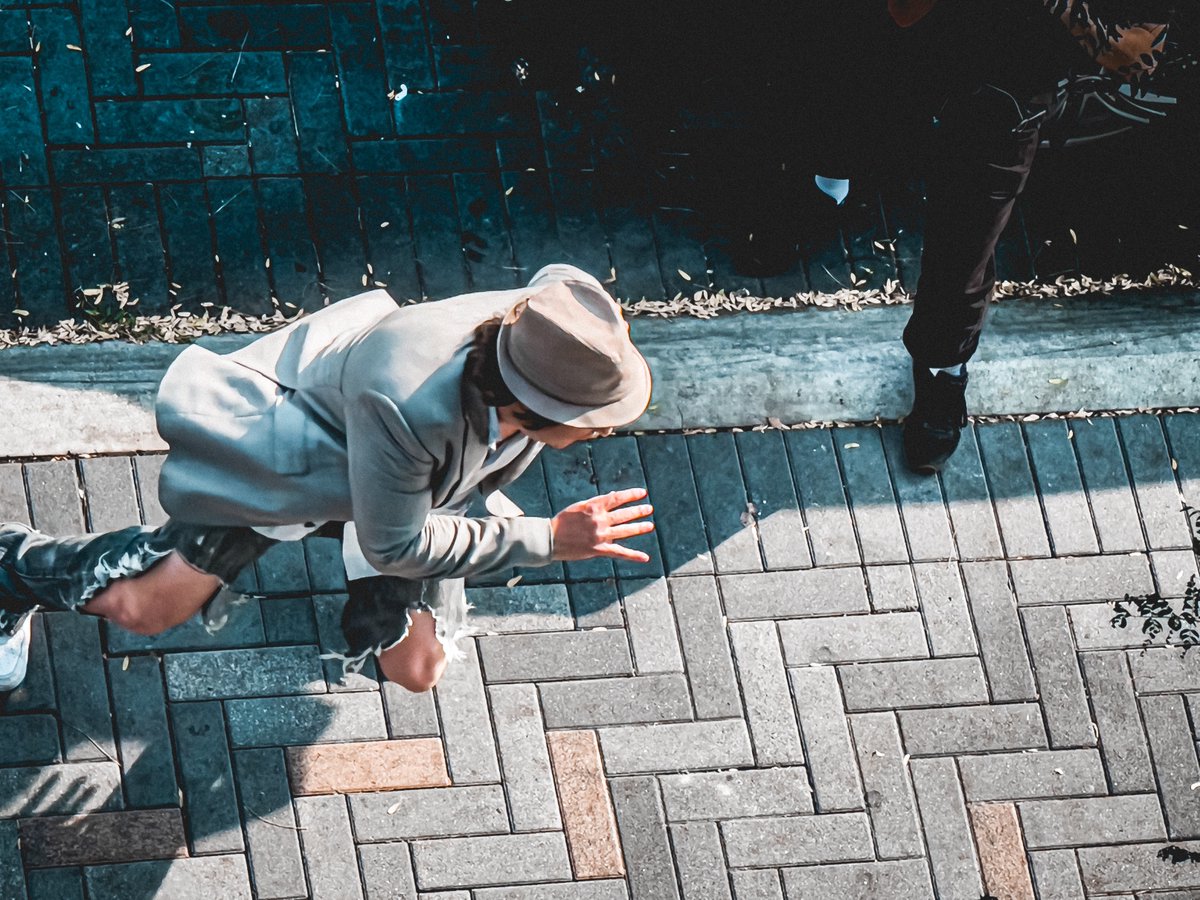 KIA_artist's tweet image. "Steven Dies Seven Times" &amp;amp; more one-frame films (photo series): nu4ya.substack.com/p/one-frame-fi…
.
.
.
.
#KIAart #theWindow #photography #contemporaryart #movies #hollywood #art #artbasel #nft #tatemodern #MoMA #artbaselmiami #moviestars #cindysherman #artcollectors