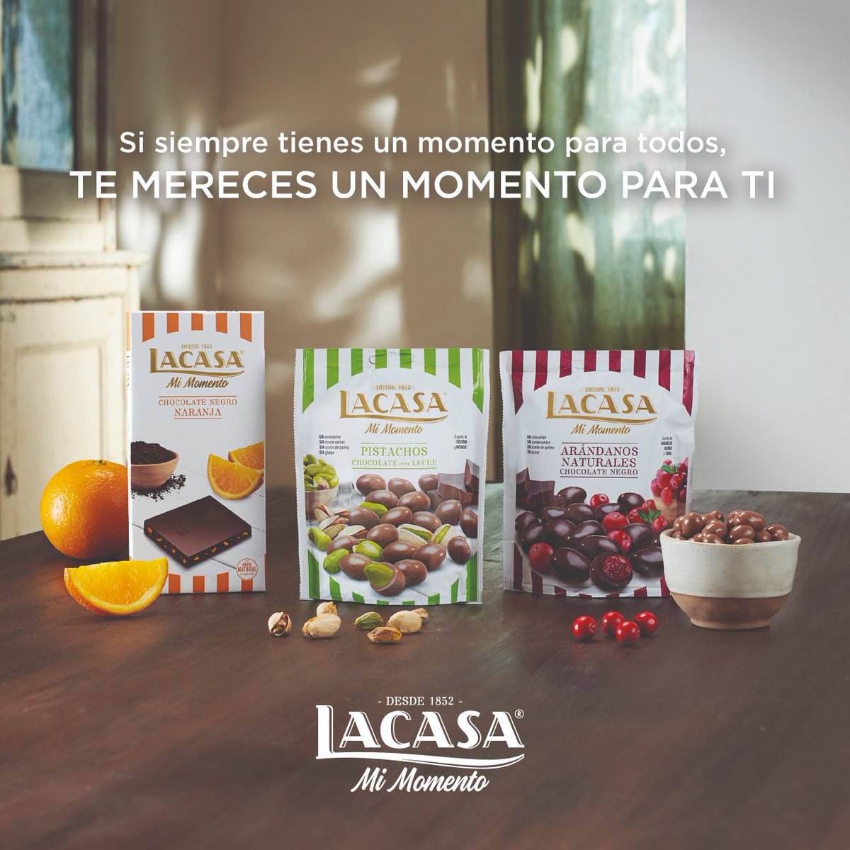 Si siempre tienes un momento para todos, te mereces un momento para ti.

Disfruta de Lacasa Mi Momento, frutas naturales y frutos secos cubiertos de delicioso chocolate.

Te mereces Tu Momento