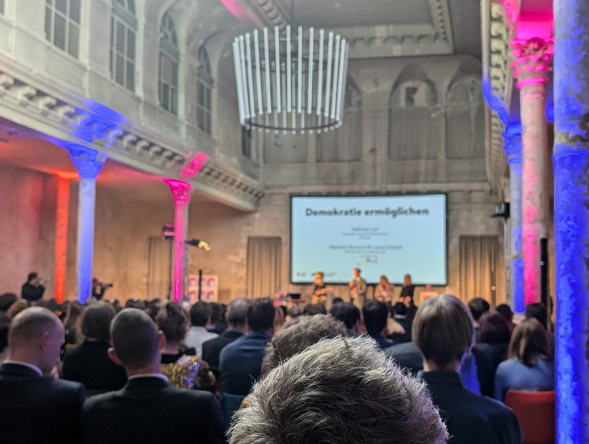 Cornelia Dlabaja tweet media