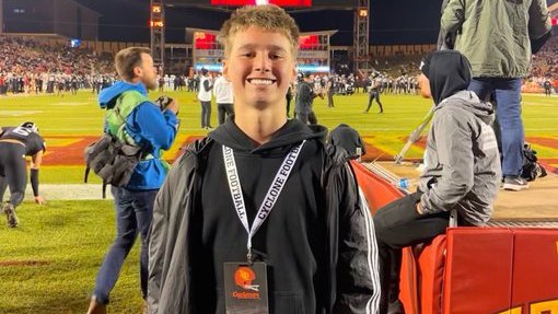 RECRUIT IOWA STATE | Eli Mielke Experiences Electric Iowa State Game Day, Building Strong Connection with Cyclones Staff

🌀Le Mars sophomore QB <a href="/EliMielke/">Eli Mielke 2027 Quarterback⭐️</a> impressed by Iowa State’s game day atmosphere, top-notch facilities, and growing bond with Cyclones’ coaching staff.⭐️