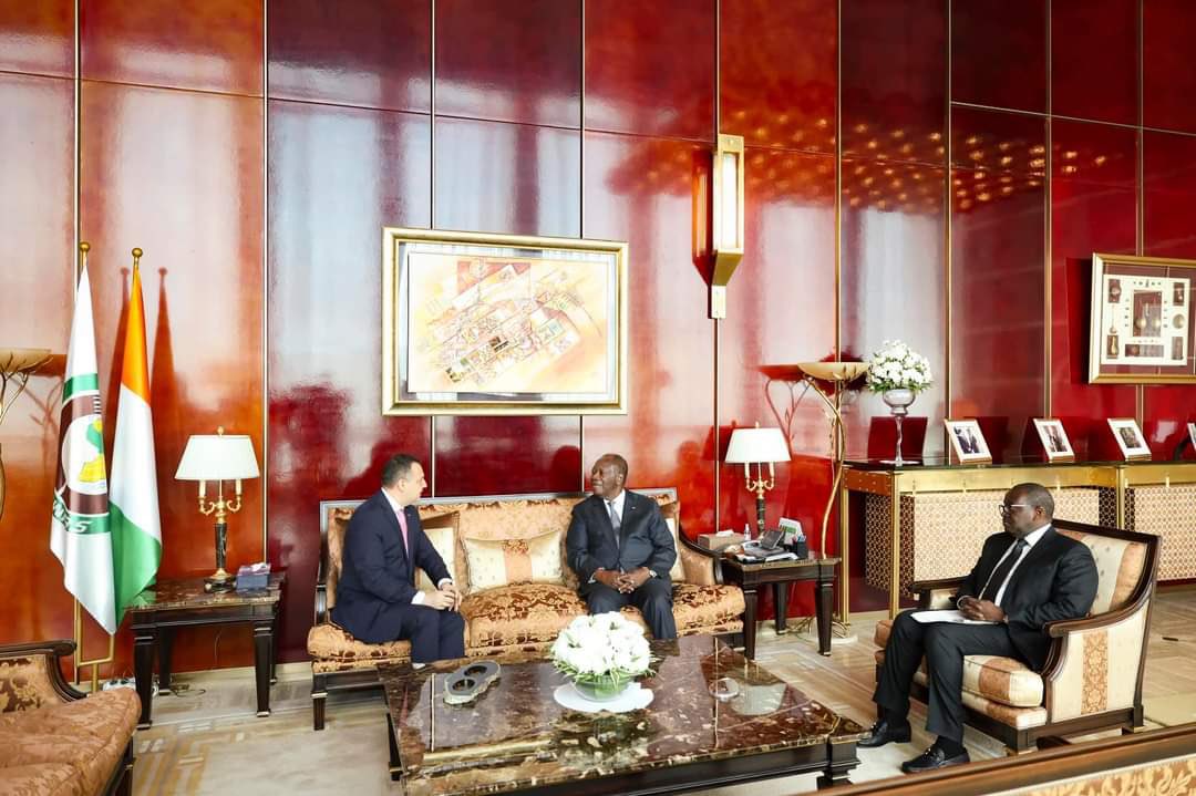 Nations Unies Côte d'Ivoire (@onu_civ) on Twitter photo Le Président de la République, SEM <a href="/AOuattara_PRCI/">Alassane Ouattara</a> a reçu <a href="/jhrPoinsot/">Philippe Poinsot</a>, en fin de mission.
L’occasion de dresser le bilan du partenariat avec l’<a href="/ONU_CIV/">Nations Unies Côte d'Ivoire</a>, d’évoquer les perspectives et de saluer les progrès considérables réalisés par la Côte d’Ivoire. Le Président de la République, SEM <a href="/AOuattara_PRCI/">Alassane Ouattara</a> a reçu <a href="/jhrPoinsot/">Philippe Poinsot</a>, en fin de mission.
L’occasion de dresser le bilan du partenariat avec l’<a href="/ONU_CIV/">Nations Unies Côte d'Ivoire</a>, d’évoquer les perspectives et de saluer les progrès considérables réalisés par la Côte d’Ivoire.