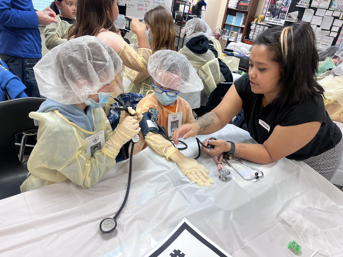 MrsGibson112's tweet photo. We finished up our Human Body @Amplify unit, so to celebrate we transformed our room into a hospital! Parents in the medical field came in to teach us proper handwashing and taking a patients BP! We searched for bones, created lungs and operated! https://t.co/vw0P4Wb1xg