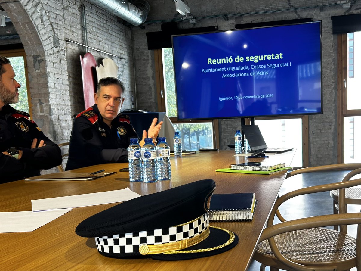 poblesecigd's tweet photo. Avui hem participat a la taula per la seguretat, el civisme i la convivencia, volem ser-hi per fer arribar la veu dels veïns i veïnes d’ #Igualada i estar informats de les mesures previstes, perquè ens preocupa i volem solucions consensuades. Seguim! @ajigualada https://t.co/Pz764CCMIj