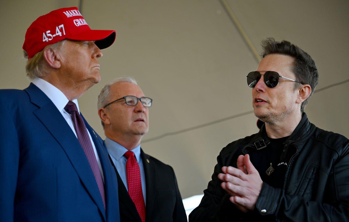 cb_doge's tweet image. For the first time in history, an American president is attending the SpaceX Starship launch. 🇺🇸🚀✨
