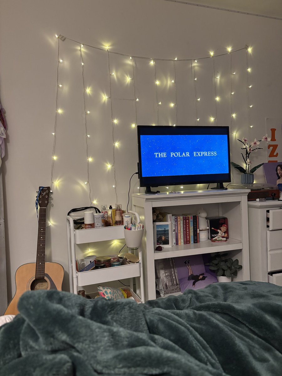 Day 15 of #vpgratitude and i’m grateful for the nights where i have no homework and i can just chill and watch a movie! <a href="/vphsleadership/">Valley Park Leadership Program</a>