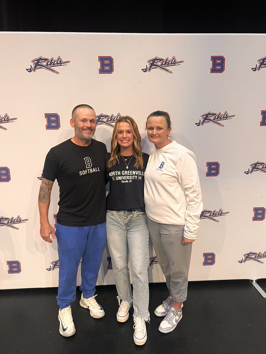 Congratulations to <a href="/BrooklynAmble/">Brooklyn</a> on signing with <a href="/NGUSoftball_/">NGU Softball</a> 🥎 #bestisthestandard