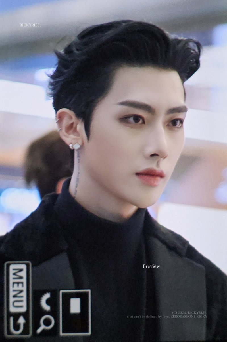 RICKYRISE_520's tweet photo. 241120 pre

비행기에서 돌려보고 혼자 볼 수 없어서..

#리키 #沈泉锐 #リッキー #RICKY #ZEROBASEONE #ZB1 https://t.co/JDXrnoX07f