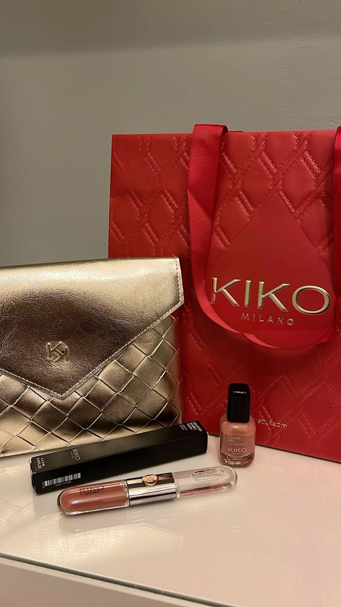 perilusso's tweet photo. #kikoMilano 💗 https://t.co/VEUgZqXJrK