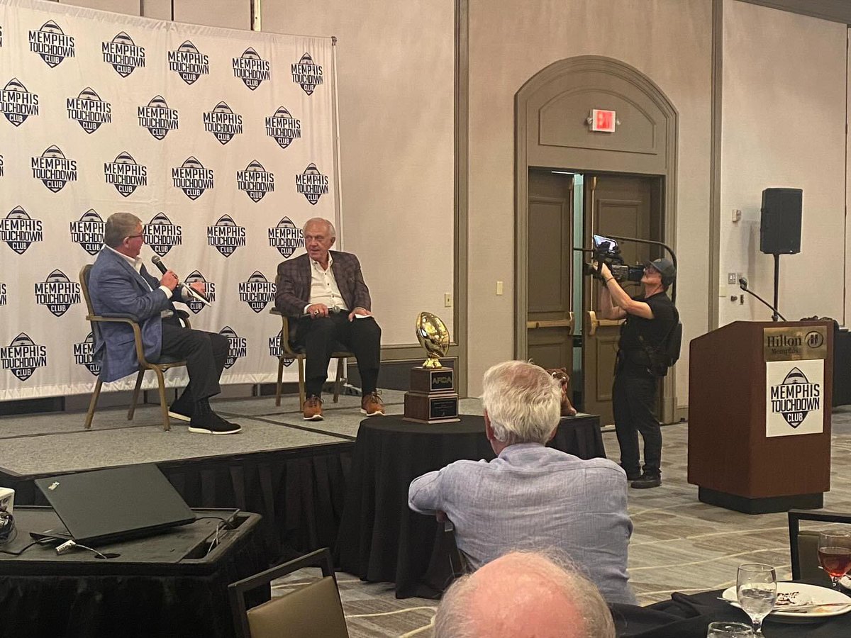 TDClubMemphis's tweet image. A big thank you to former @HailStateFB @AggieFootball coach football coach Jackie Sherrill for coming to Memphis and sharing his insights on the state of college football.