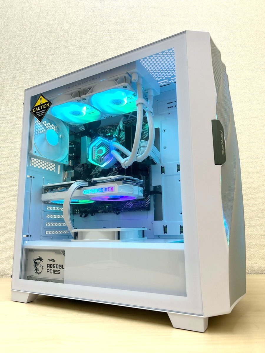 applied_group's tweet photo. 白くて映えるゲーミングPCプレゼントです
３年間以上はキラキラします

@applied_group　フォロー https://t.co/BmV49vt5eN
