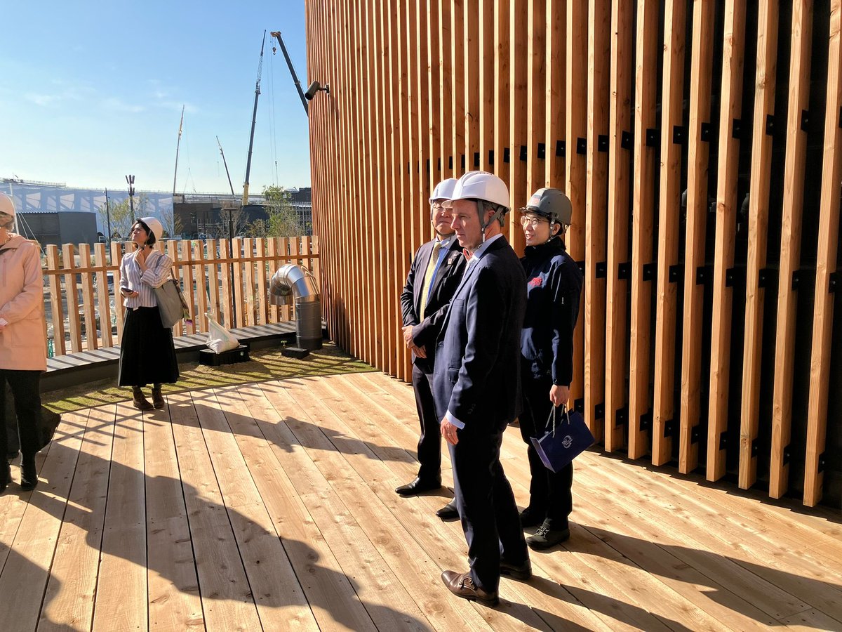 Great to visit the Ireland Pavilion at Expo - looking forward to a fantastic series of events in 2025 showcasing our theme “Creativity connects people” in innovation, culture and people to people links 🇮🇪🇯🇵