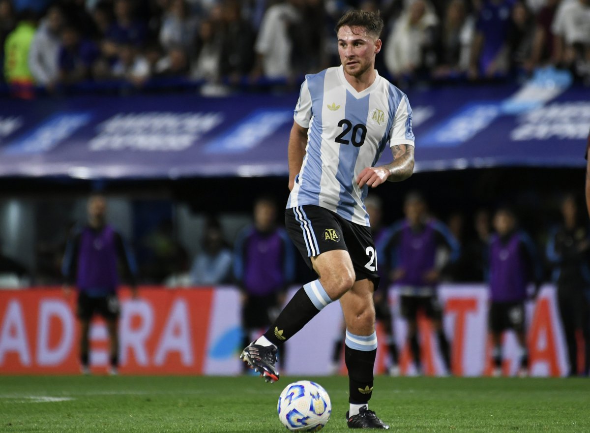 🏆 #Eliminatorias

#DatoAlbiceleste 🇦🇷

Apunten, disparen 🎯 

Lionel #Messi, Lautaro Martínez y Alexis Mac Allister fueron los jugadores que más veces remataron al arco rival.