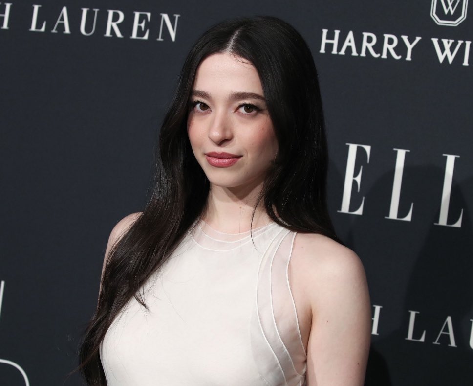 mikeymupdates's tweet photo. Mikey Madison at the 2024 ELLE Women In Hollywood event. https://t.co/EvsbVJG2vW