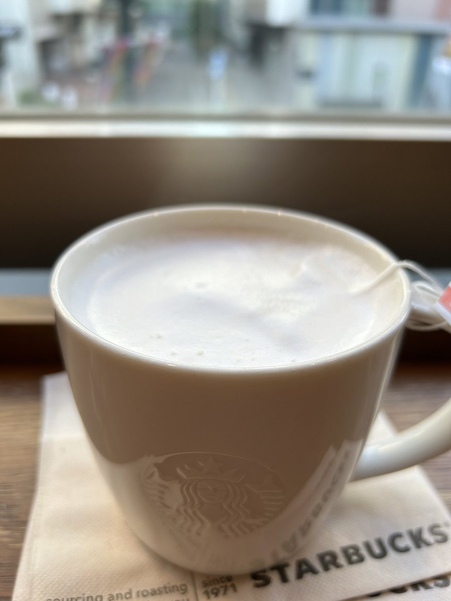 今から遅番ー！
体調崩してる人多いみたいだけど、無理せず美味しいもの食べて身体を大事に☺️