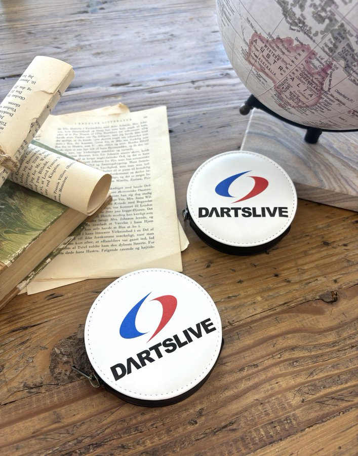 DARTSLIVE_Corp's tweet photo. アイコン風コインケースが当たる　　
フォロー＆リポストキャンペーン🎁
🎯━━━━━━━━━━━━🎯

フォロワー様1万人突破を記念して再び！
抽選で10名様にお届けします🥳

【応募方法】
①@DARTSLIVE_Corpをフォロー
②この投稿をリポスト（引用含む）
※締切11/27（水）、当選者DM📩
#ダーツ https://t.co/7JAFCNd9Qt