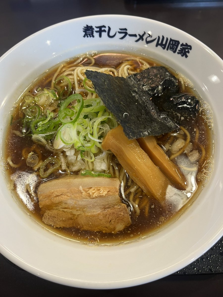 MayMay2017_'s tweet photo. リニュー��ルオープンしておりました✨

溜まってたサービス券10枚でラーメン一杯無料で頂きました😋 https://t.co/goRpud13a8