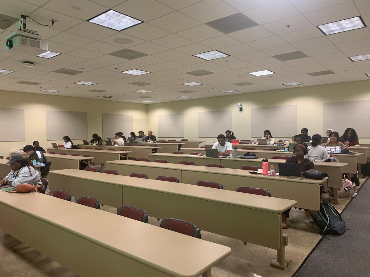 🎉📚 Pomodoro studying + pizza + snacks = the ultimate study night combo! 🍕✨ Big thanks to the Maryland Promise program for joining us and making it a success!🙌 Productivity never tasted so good! 
#IapTerp