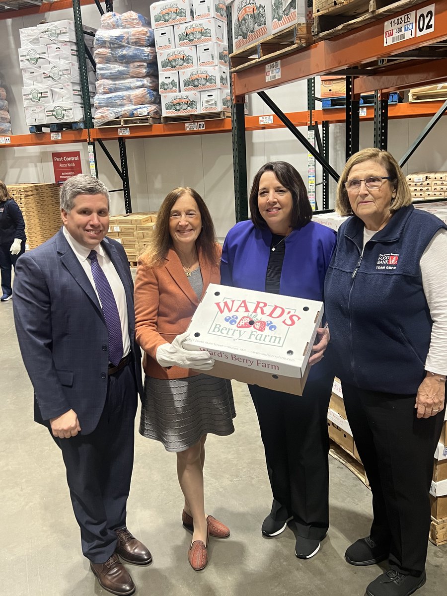 We had a fantastic time <a href="/Gr8BosFoodBank/">The Greater Boston Food Bank</a> celebrating the $17 million I secured to add a refrigeration unit to the Food Bank which will allow them to distribute more fresh, nutritious food throughout Eastern MA.

#FoodSecurity #Nutrition #FoodBank