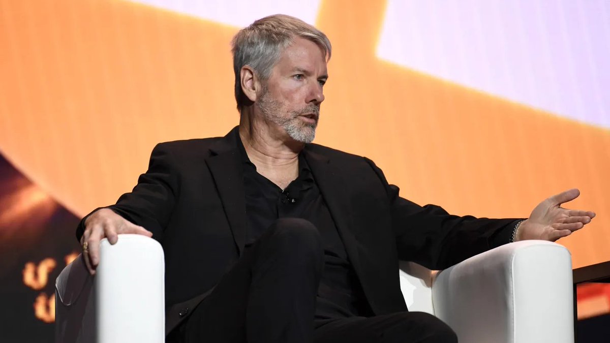 BREAKING: Michael Saylor, the CEO of MicroStrategy, $MSTR, is reportedly  set to meet with the board of Microsoft to discuss buying #Bitcoin. Saylor  believes Microsoft, $MSFT, should park its cash in Bitcoin.