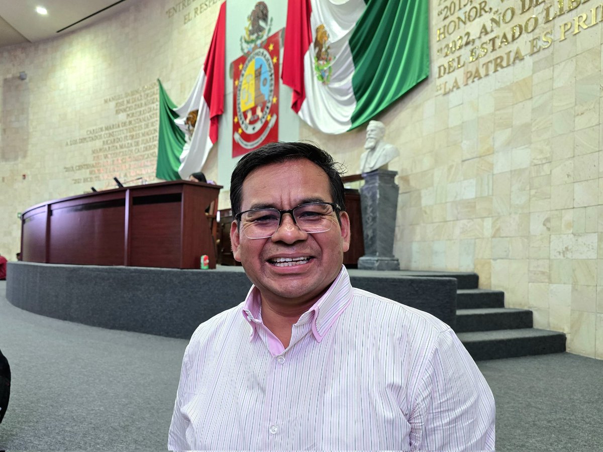 laverdaddeoax's tweet photo. @MauroCeuz, presidente de la Comisión de Gobernación, llama a las comunidades de Oaxaca a evitar enfrentamientos por conflictos agrarios y buscar siempre el diálogo y la legalidad. 

#Oaxaca @CongresoOaxaca_ #ConflictosAgrarios

https://t.co/67cZ39YND6 https://t.co/9yWy0d18LA