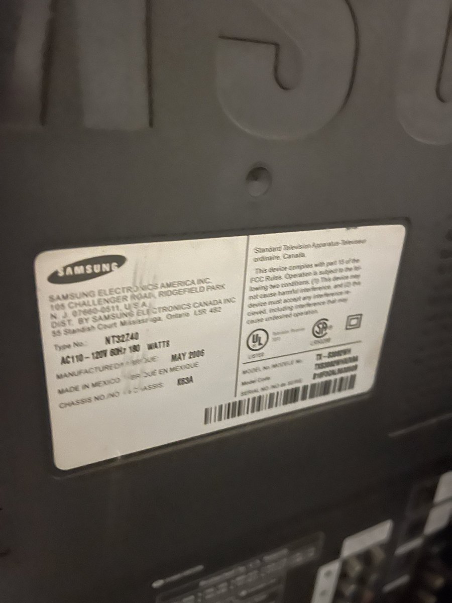 ArcadeBrooklyn's tweet image. We got a new #crt set up. Donated by @Judgmentt . Tv has #avout #component #svdieo #hdmi and more. #BVG #Arcade