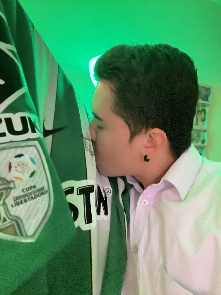 Contra todos, con el verde hasta el cajón. <a href="/nacionaloficial/">Atlético Nacional</a> <a href="/juandl84/">Juan David Londoño</a>. Con el cuerpo en USA. Pero con mi mente y mi corazón al lado de mi Nacional💚🇳🇬
