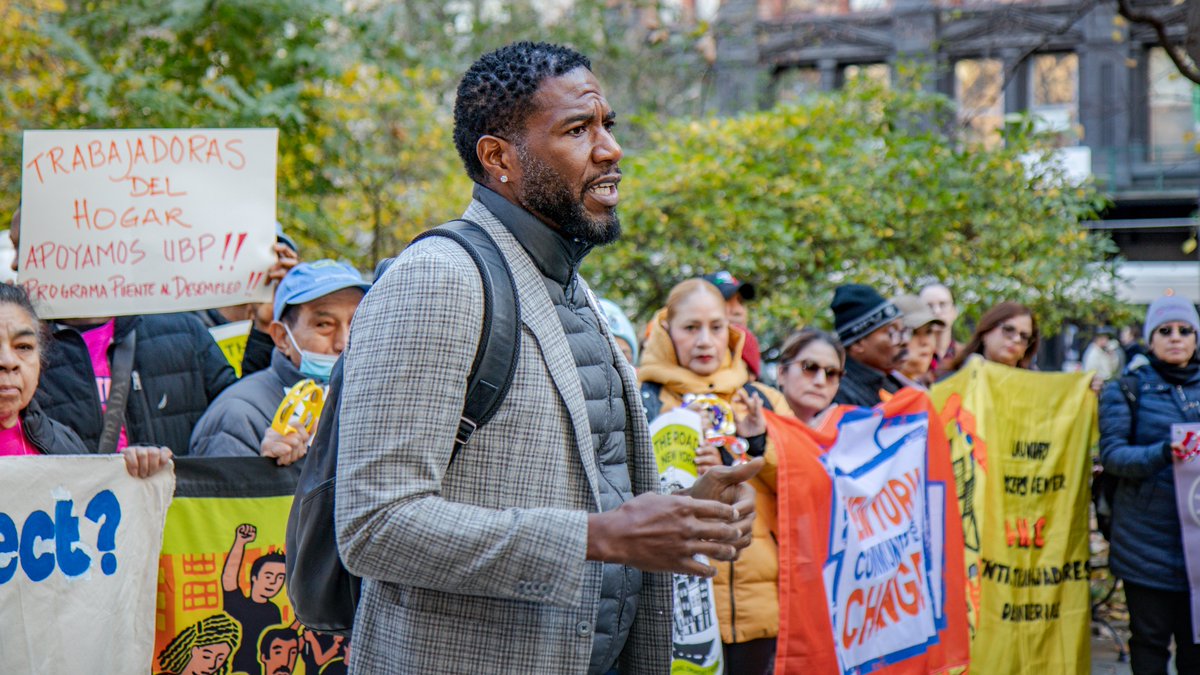 nycpa's tweet photo. We all benefit when everyone in our communities can pay their bills—no matter their status—and unemployment insurance is an essential labor right.

We stood with workers to support the Unemployment Bridge Program since a stronger safety net = a stronger New York. #ExcludedNoMore https://t.co/SLBjaJ4qvH