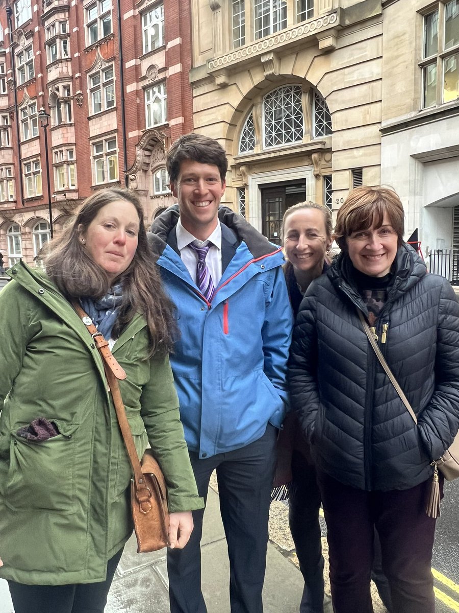 AbiReader's tweet image. A day with purpose in London with UK farmers today 🏴󠁧󠁢󠁷󠁬󠁳󠁿🏴󠁧󠁢󠁥󠁮󠁧󠁿🇮🇪🏴󠁧󠁢󠁳󠁣󠁴󠁿🇬🇧 

Why are the treasury so convinced they are right when today thousands of farmers left the countryside for the city to tell them they were wrong?

#FarmingCommunity
#StopTheFamilyFarmTax