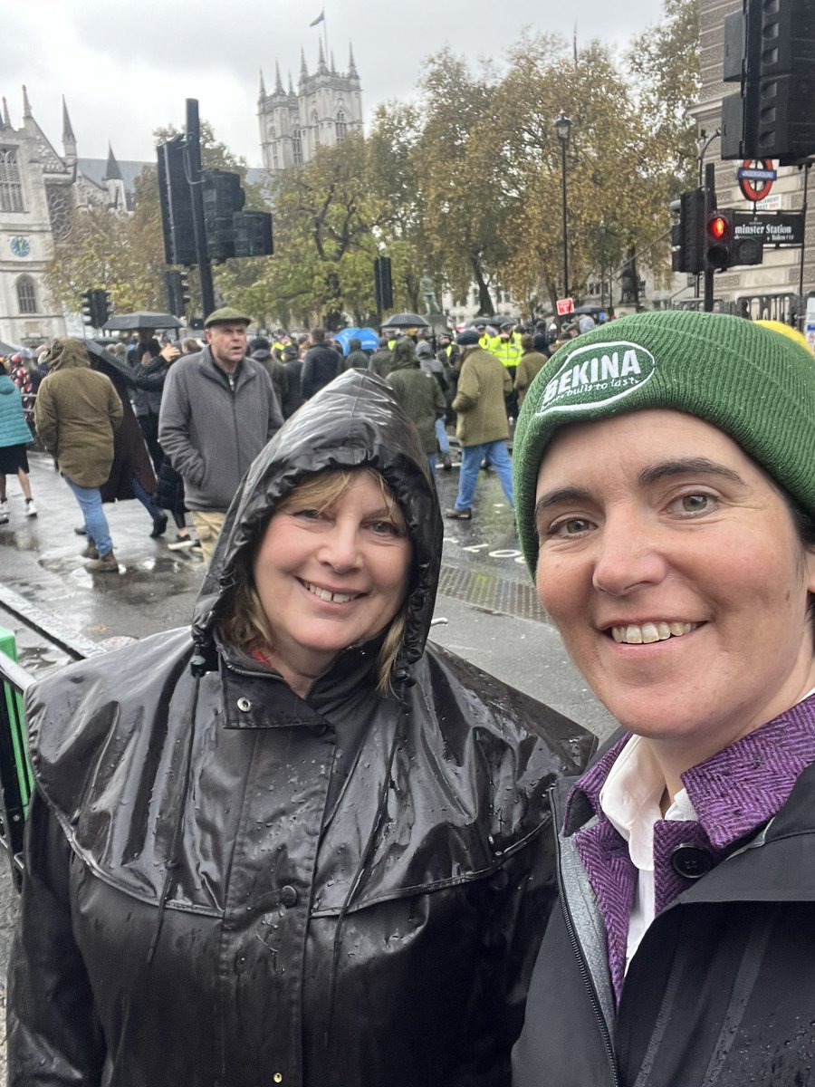 AbiReader's tweet image. A day with purpose in London with UK farmers today 🏴󠁧󠁢󠁷󠁬󠁳󠁿🏴󠁧󠁢󠁥󠁮󠁧󠁿🇮🇪🏴󠁧󠁢󠁳󠁣󠁴󠁿🇬🇧 

Why are the treasury so convinced they are right when today thousands of farmers left the countryside for the city to tell them they were wrong?

#FarmingCommunity
#StopTheFamilyFarmTax