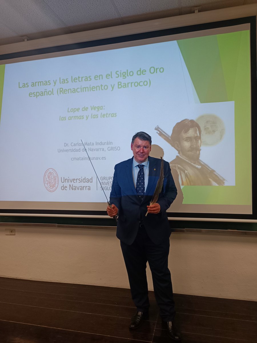 cmatain's tweet photo. Hoy tocaba hablar en el #ProgramaSenior de la @unav de #LasArmasyLasLetras en #LopedeVega. La pluma y la espada de atrezzo han gustado mucho (y mi charla parece que también) a este maravilloso y entusiasta público.

#Literatura #SiglodeOro #LasArmasyLasLetras #LopedeVegaSoldado https://t.co/ZlOjLTbF53