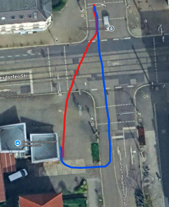 mann nahm heute roten statt blauem weg. ich habe ihn auf die auffahrt hingewiesen, mit der er nicht über den fußgängerweg fahren muss. wurde dann angepampt mit "hab ick sie irjendwie jestört" - wenigstens hat er mich gesiezt...