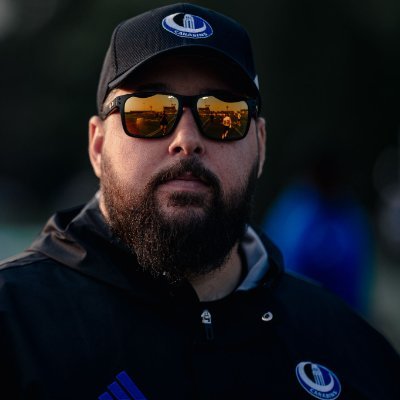 Selon de très bonnes sources, Rémi Giguère prendrait les rênes des Aigles d'Ahuntsic 

Responsable du recrutement et entraîneur des porteurs de ballon chez les Carabins au cours des 2 dernières saisons, il succède à Adamo Iadeluca à la tête du programme de football collégial D2